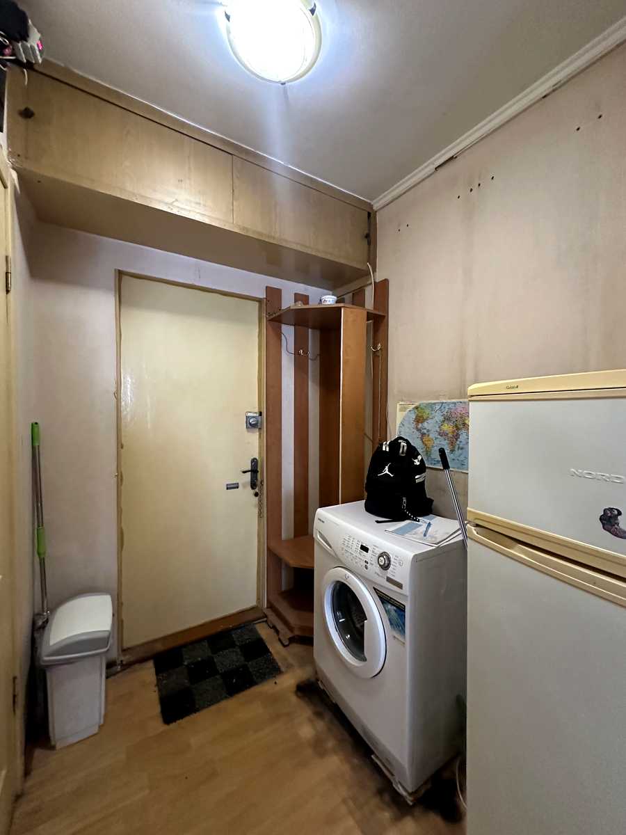 1869609477202821