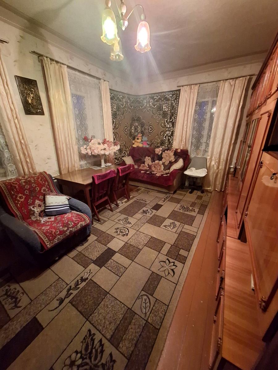 1869610127796228