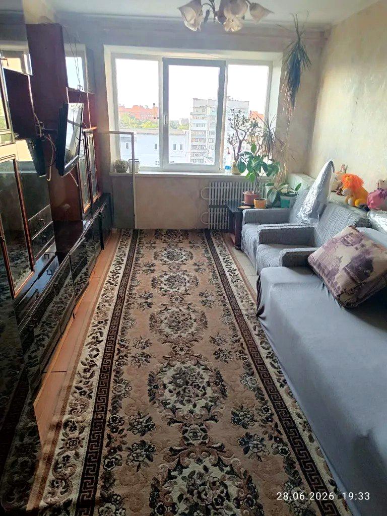 1869610321251371