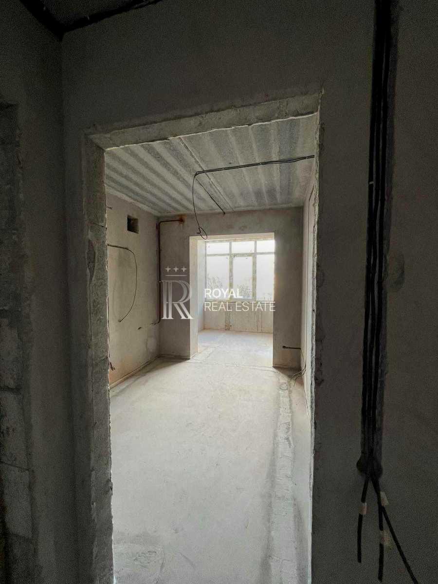 1869610322003038
