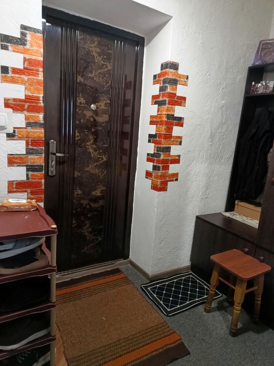 1869610403419874