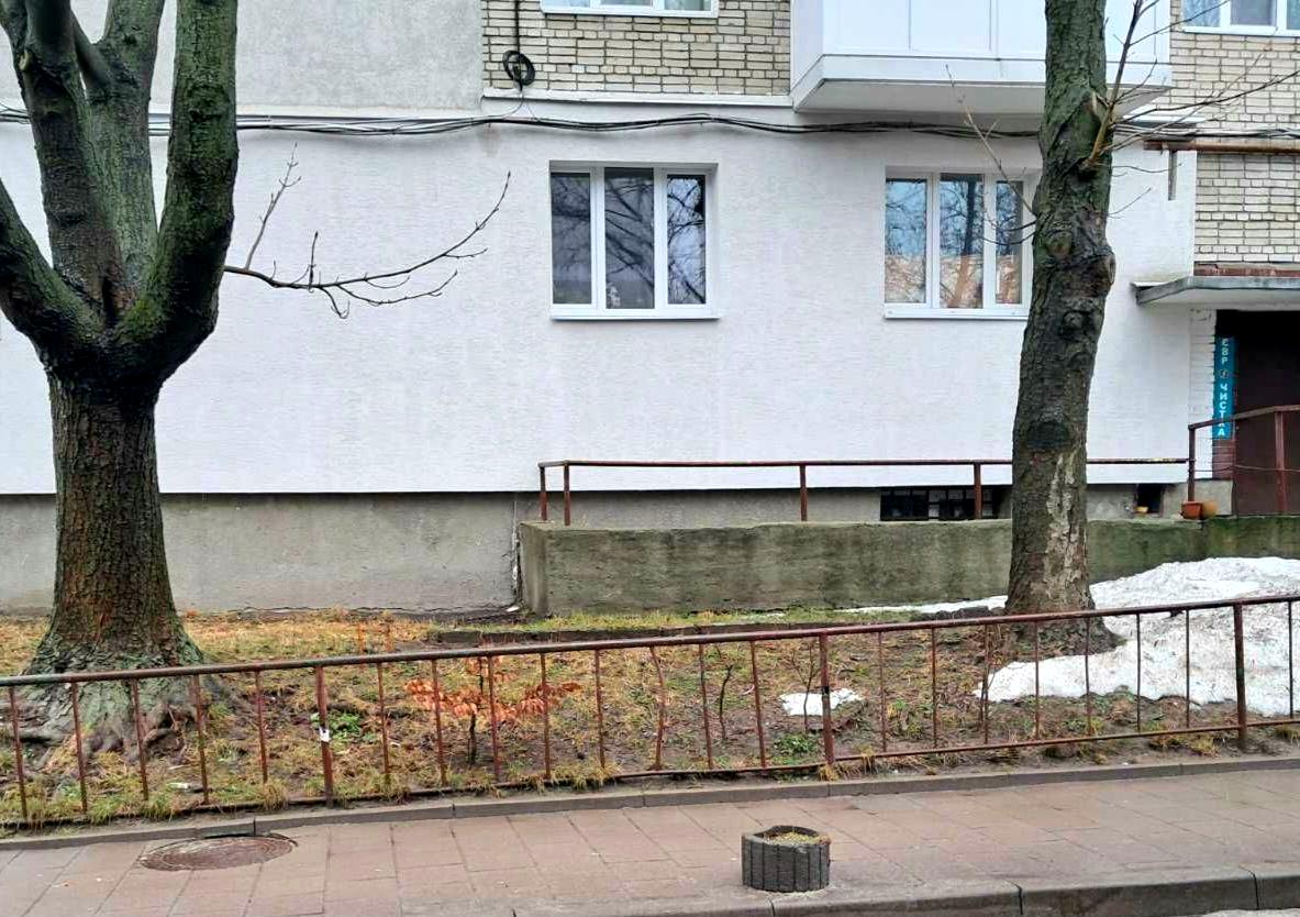 1869611694175218