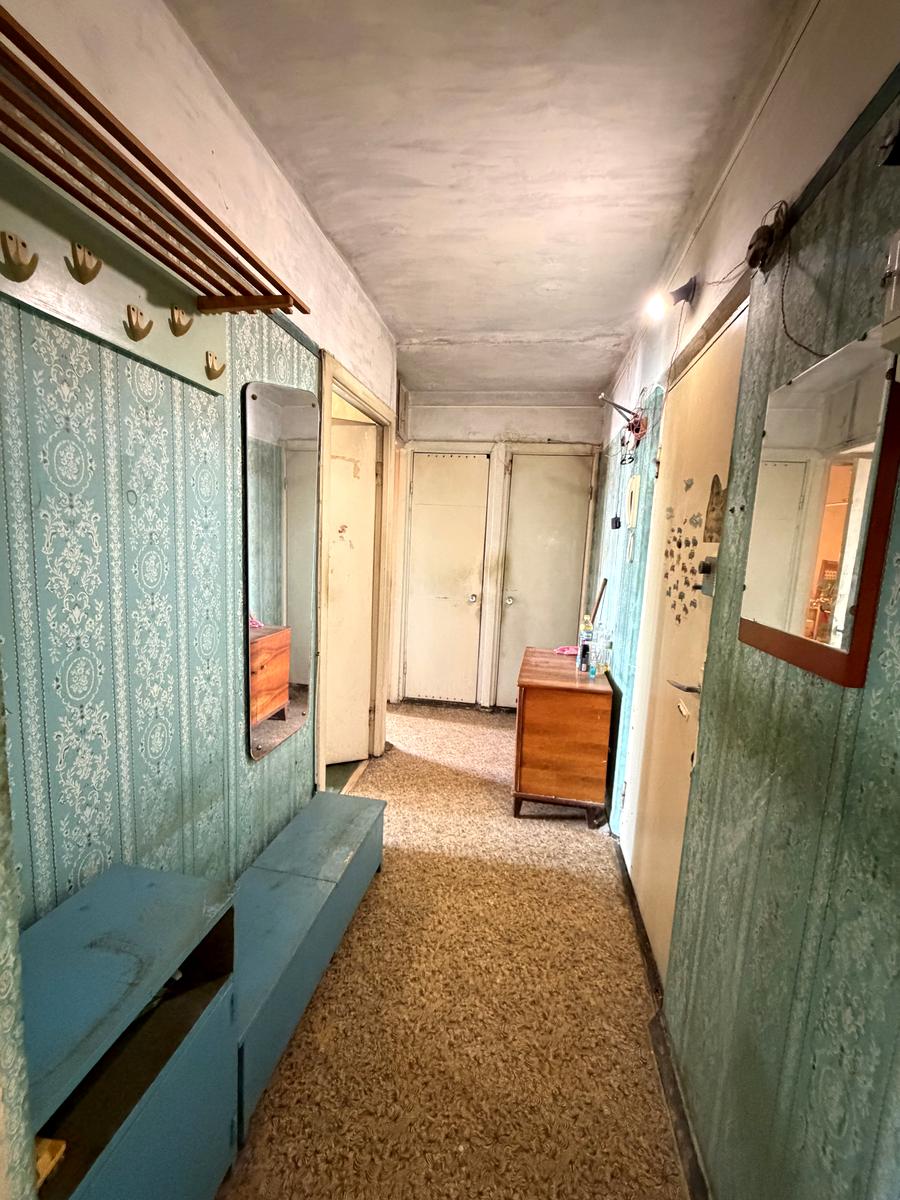1869611834518671