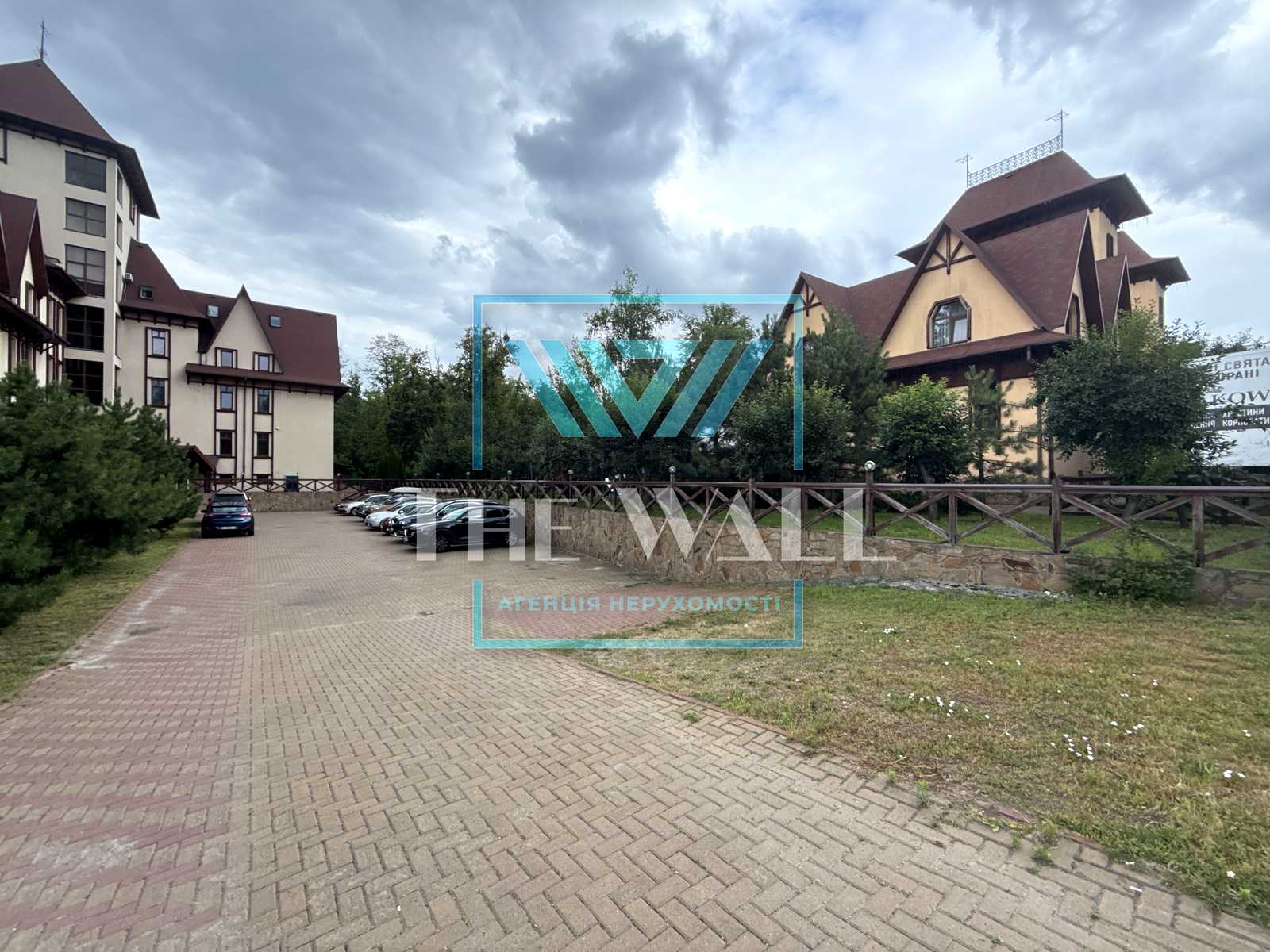 1869614476178053