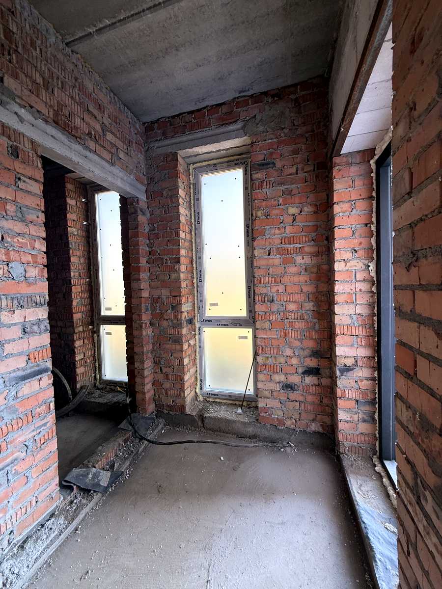 1869615496596222