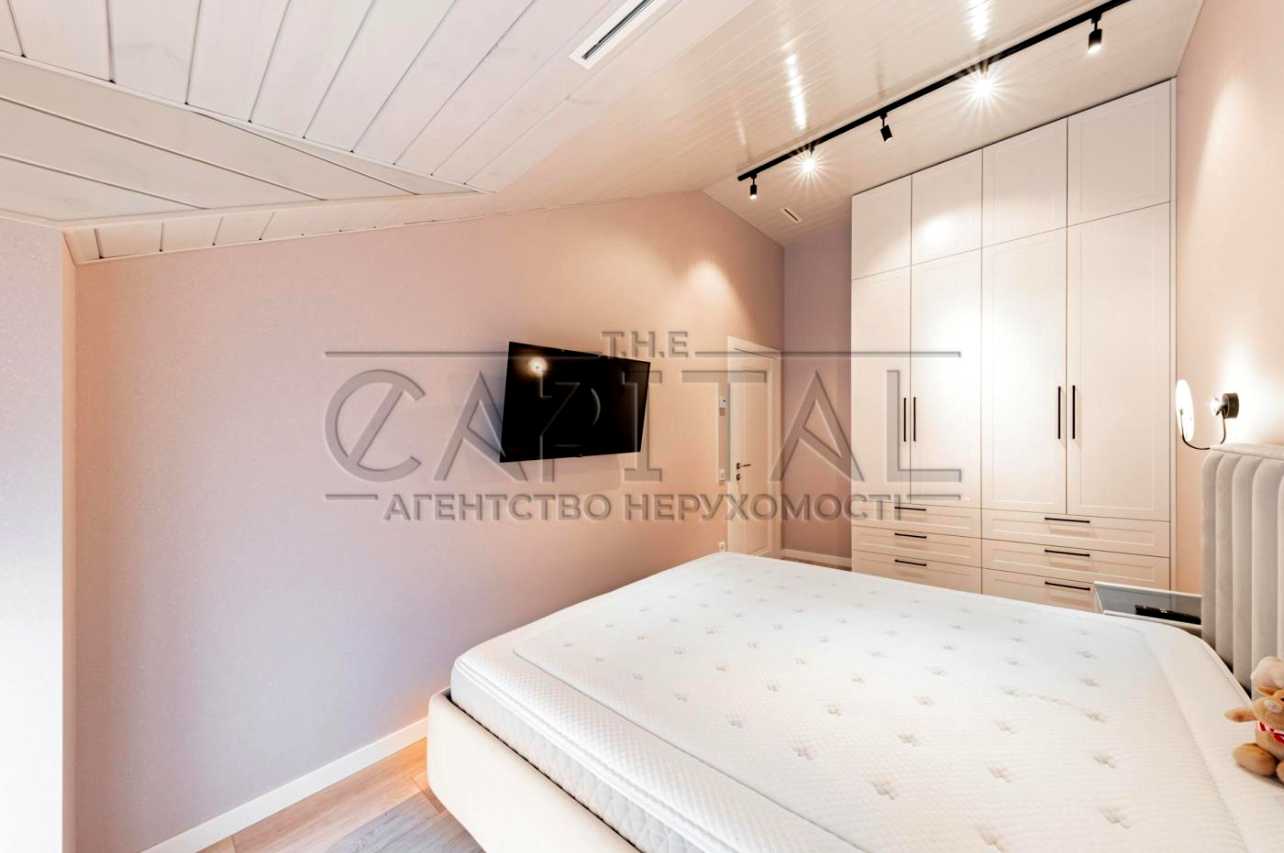 1869622004633551