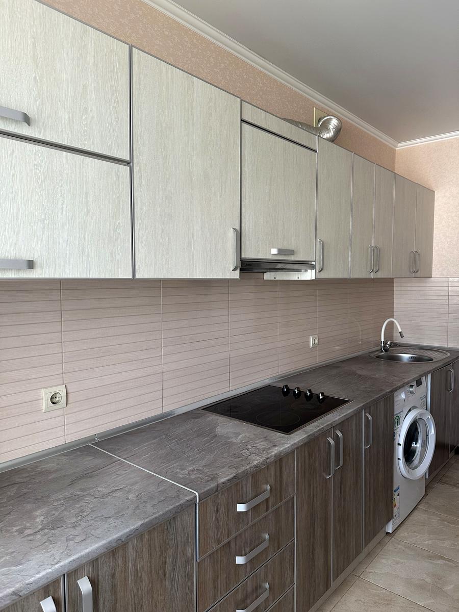 1869622471535619