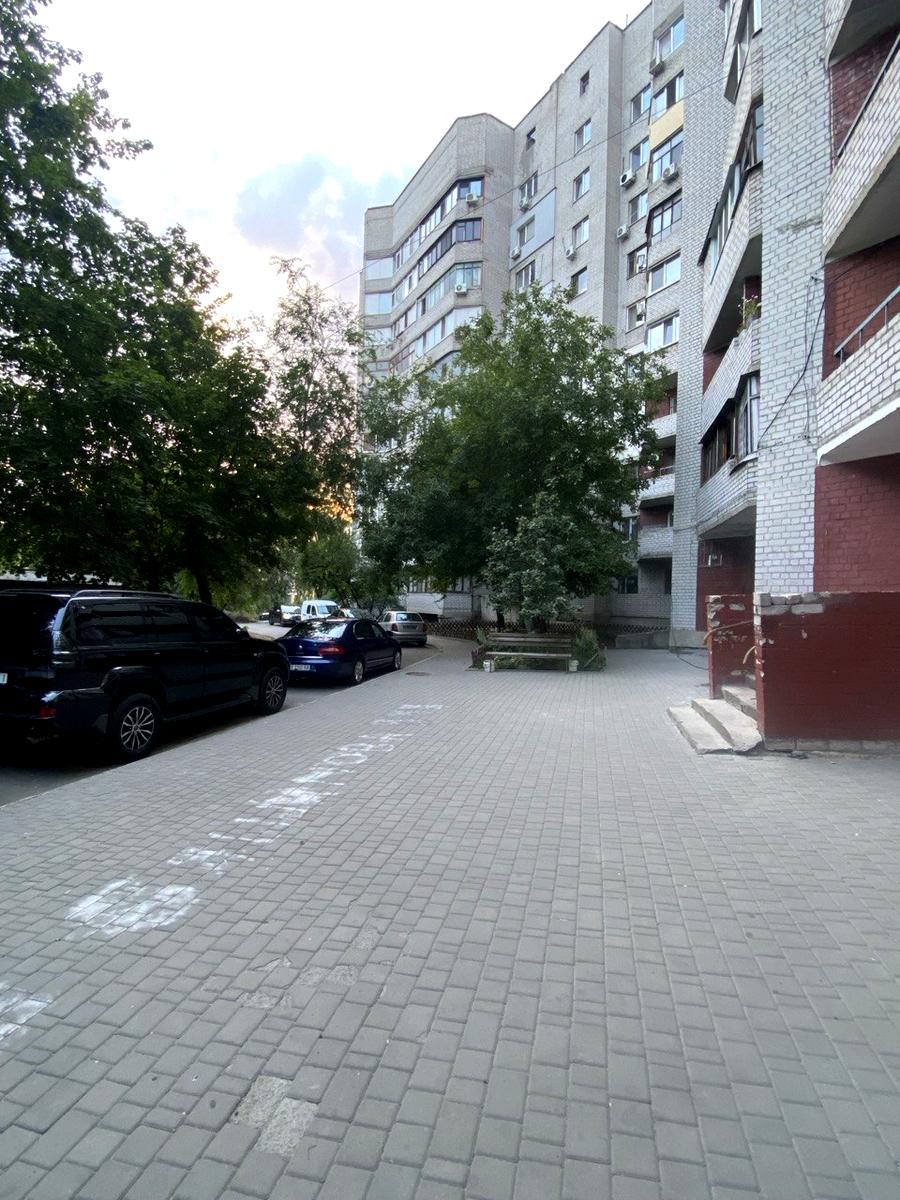 1869635772030853