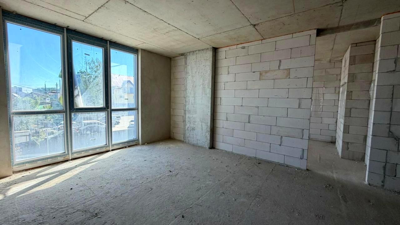 1869672913393957