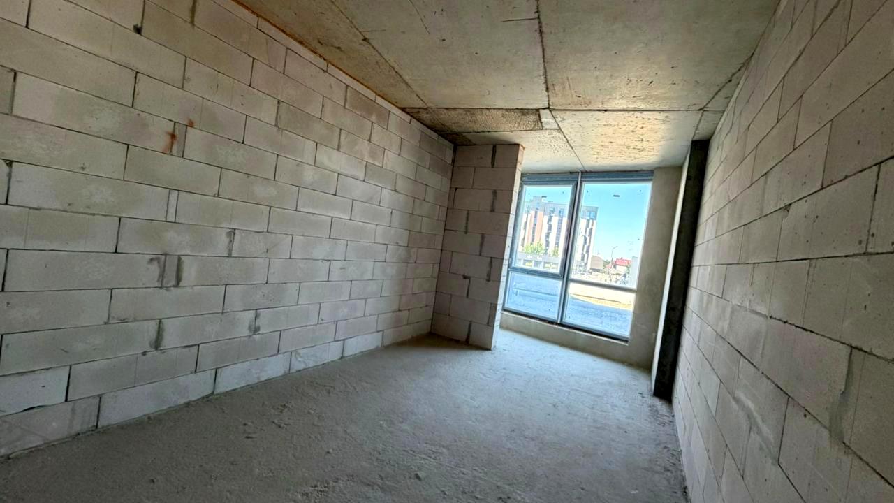 1869672913766861