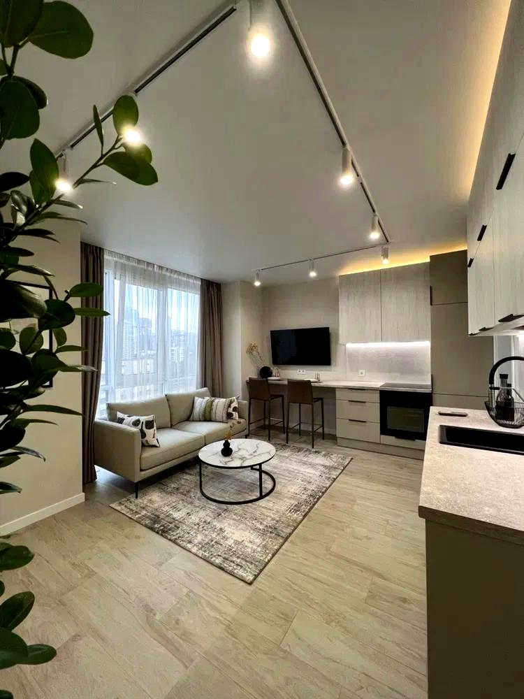 1869674180387905