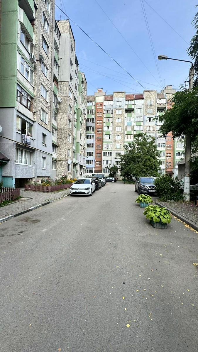 1869676466125637