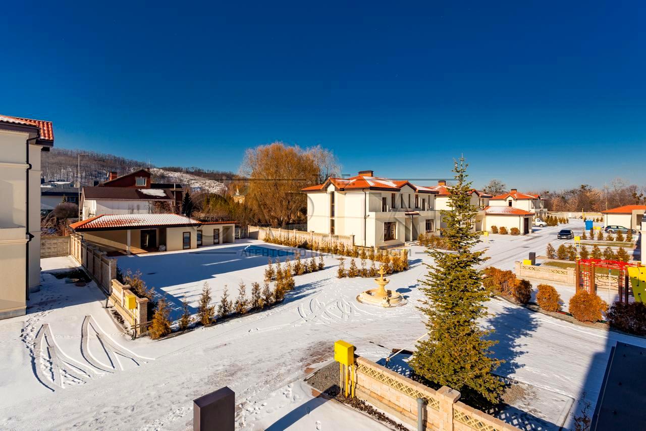 1869676694875322