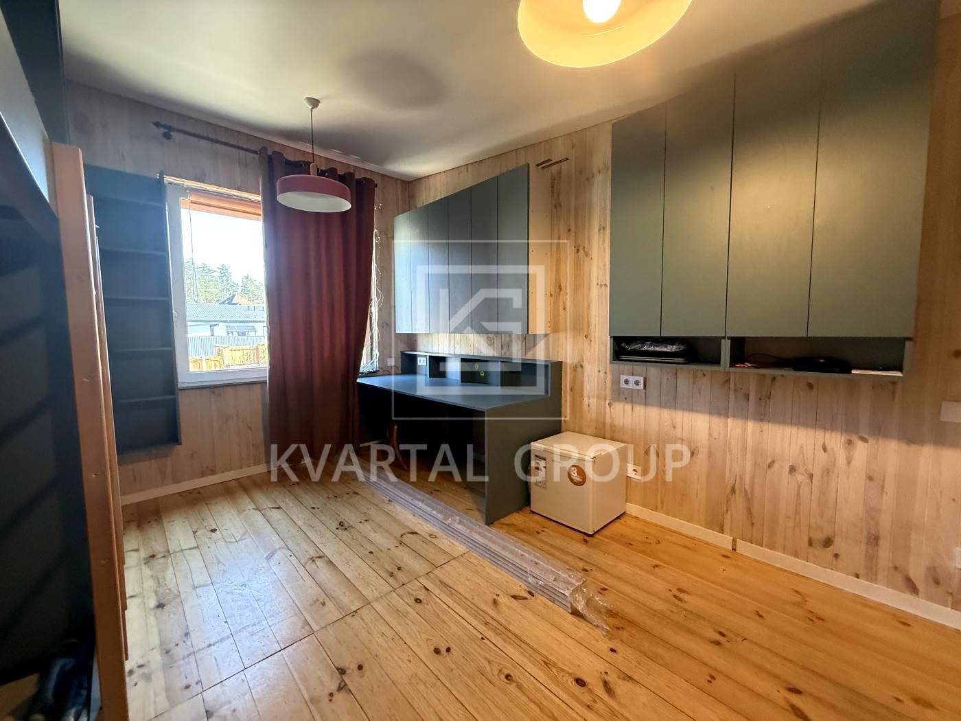 1869678573071126