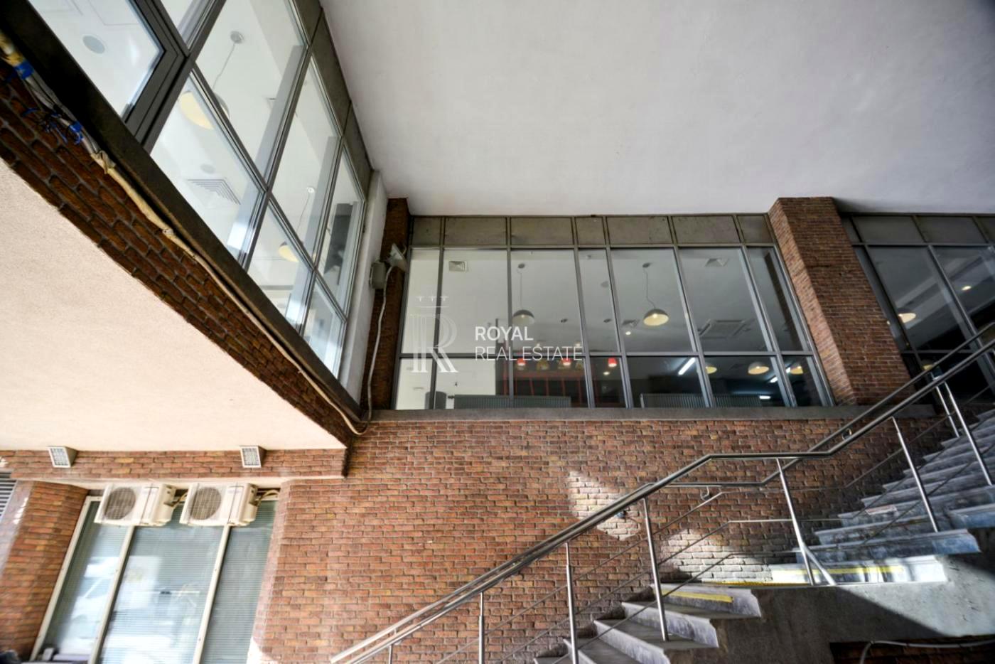 1869680355442623