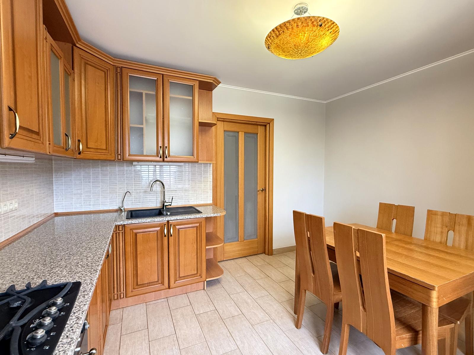 1869680792455166