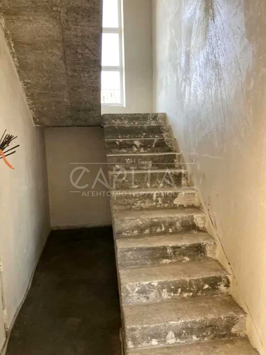 1869681105354944