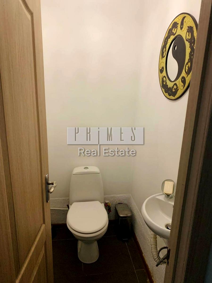 1869683461562152
