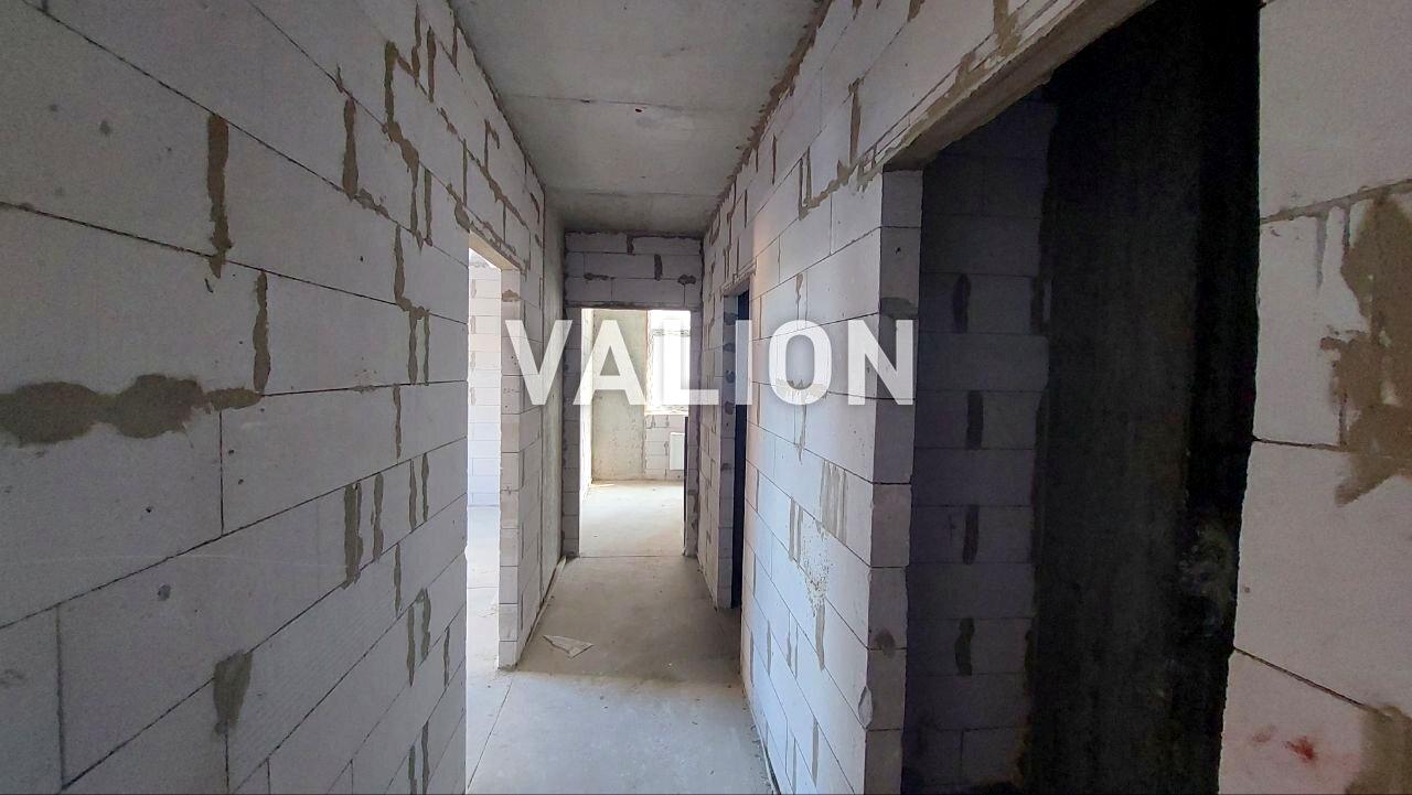 1869684183724616