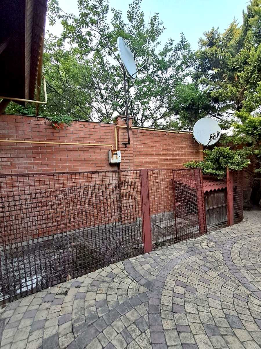 1869686197796089