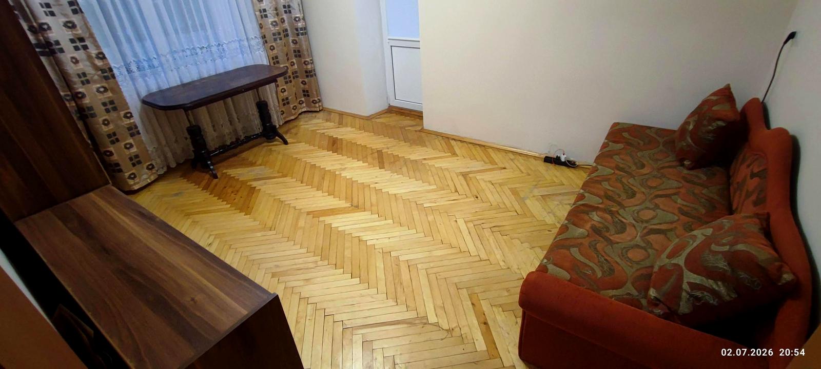 1869686435689733