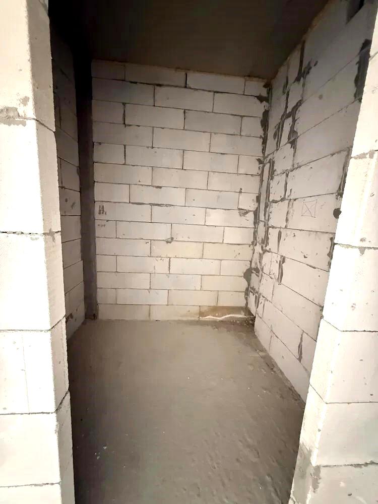1869686998700658