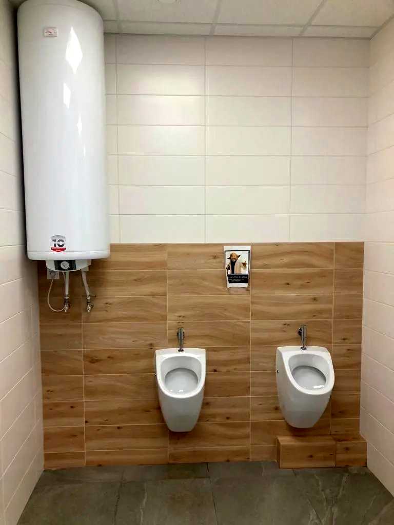 1869688238439679