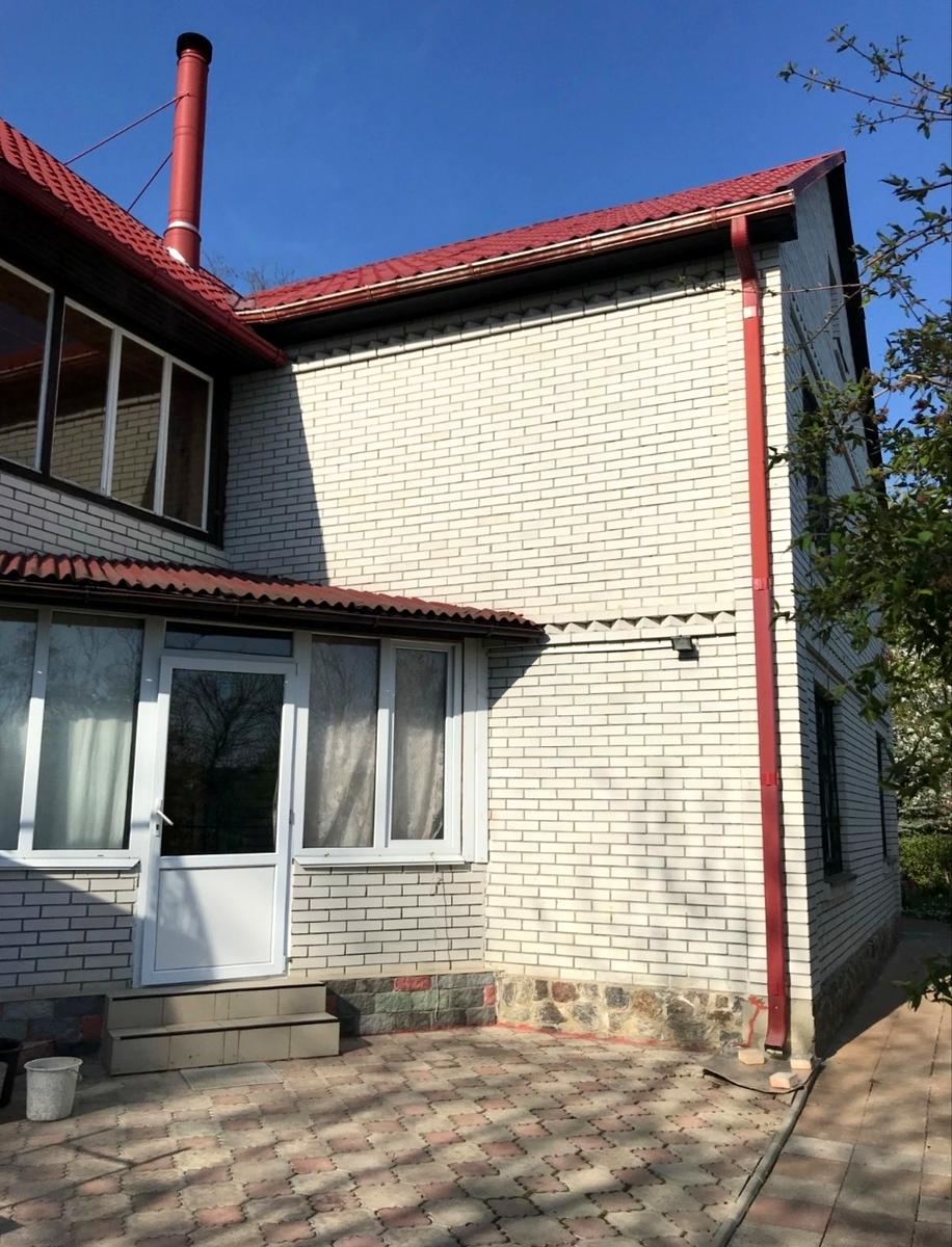 1869690548076668