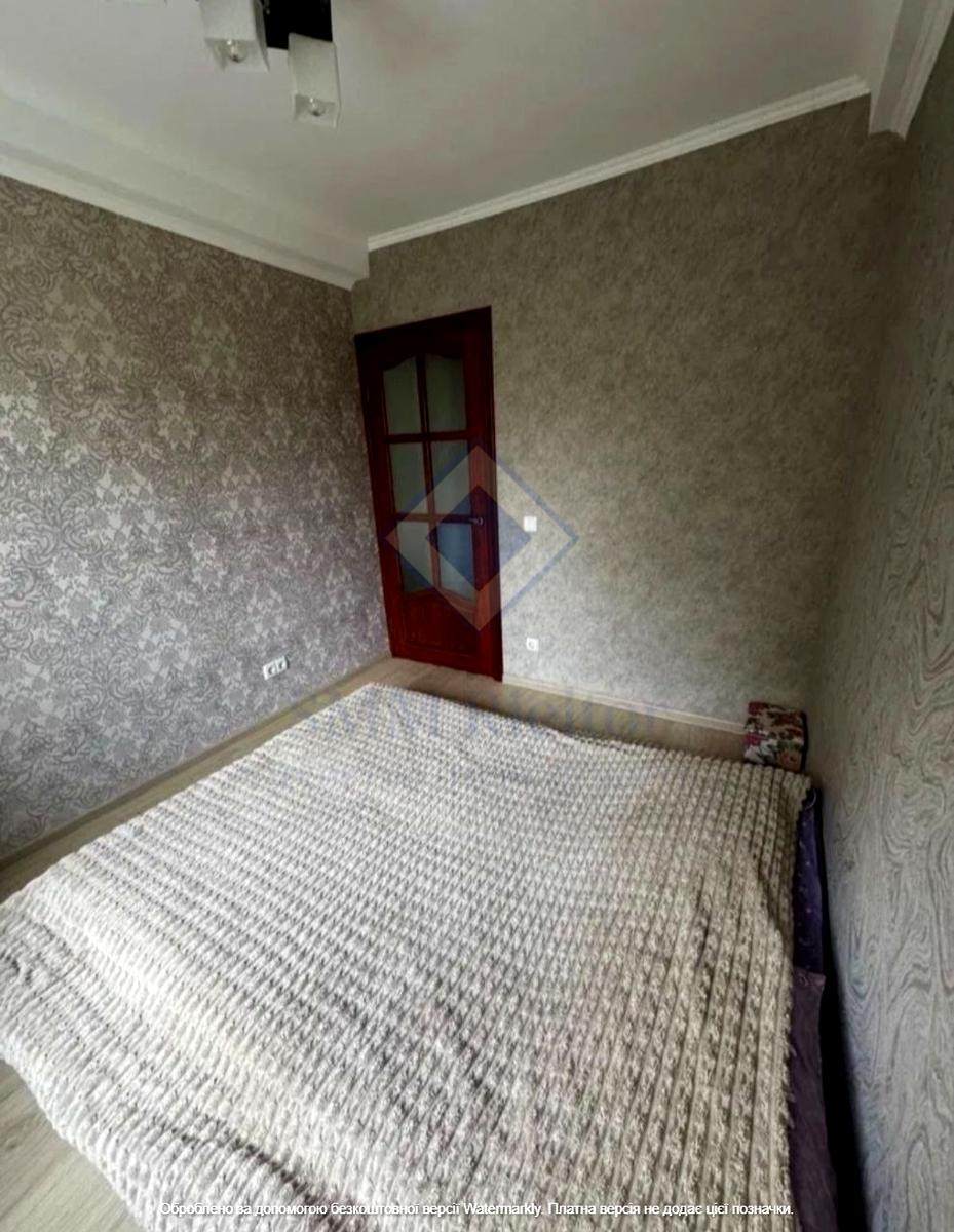 1869691557394807