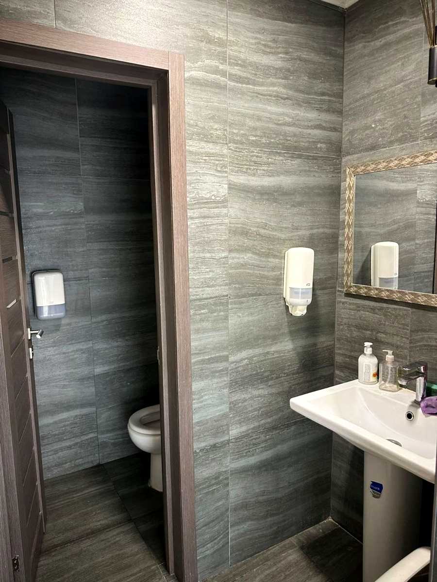 1869692646124942