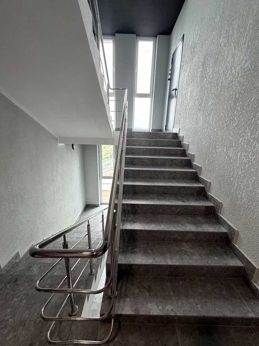 1869692844010068
