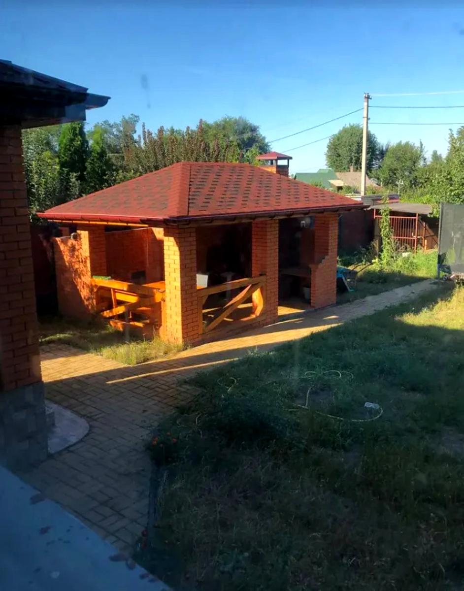 1869695606823332