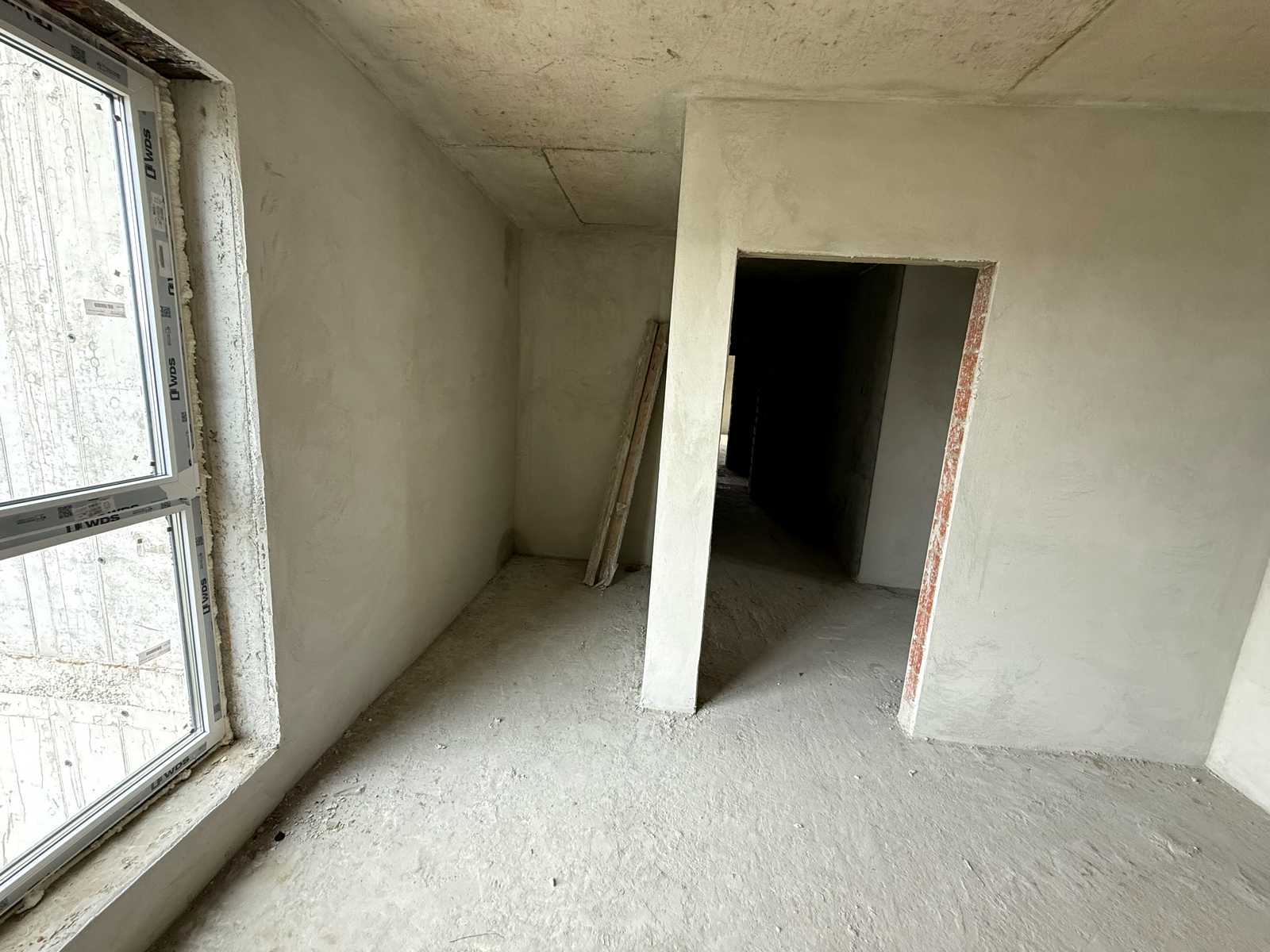 1869698616435812