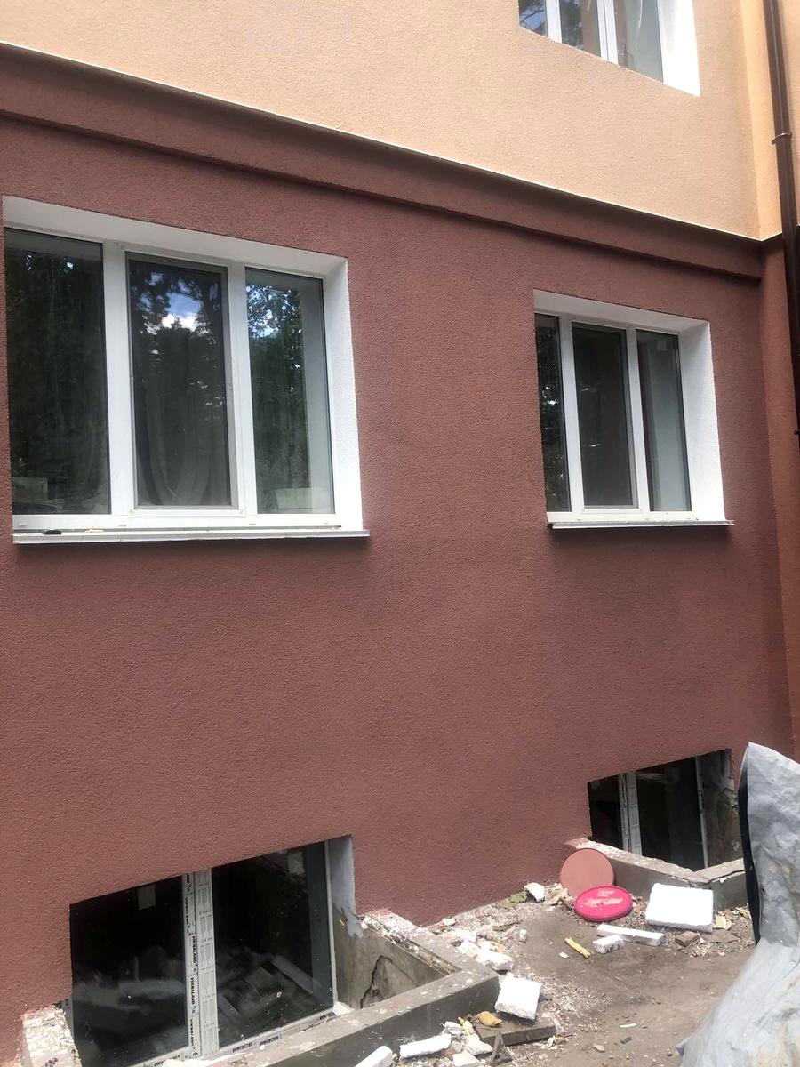 1869698639013744