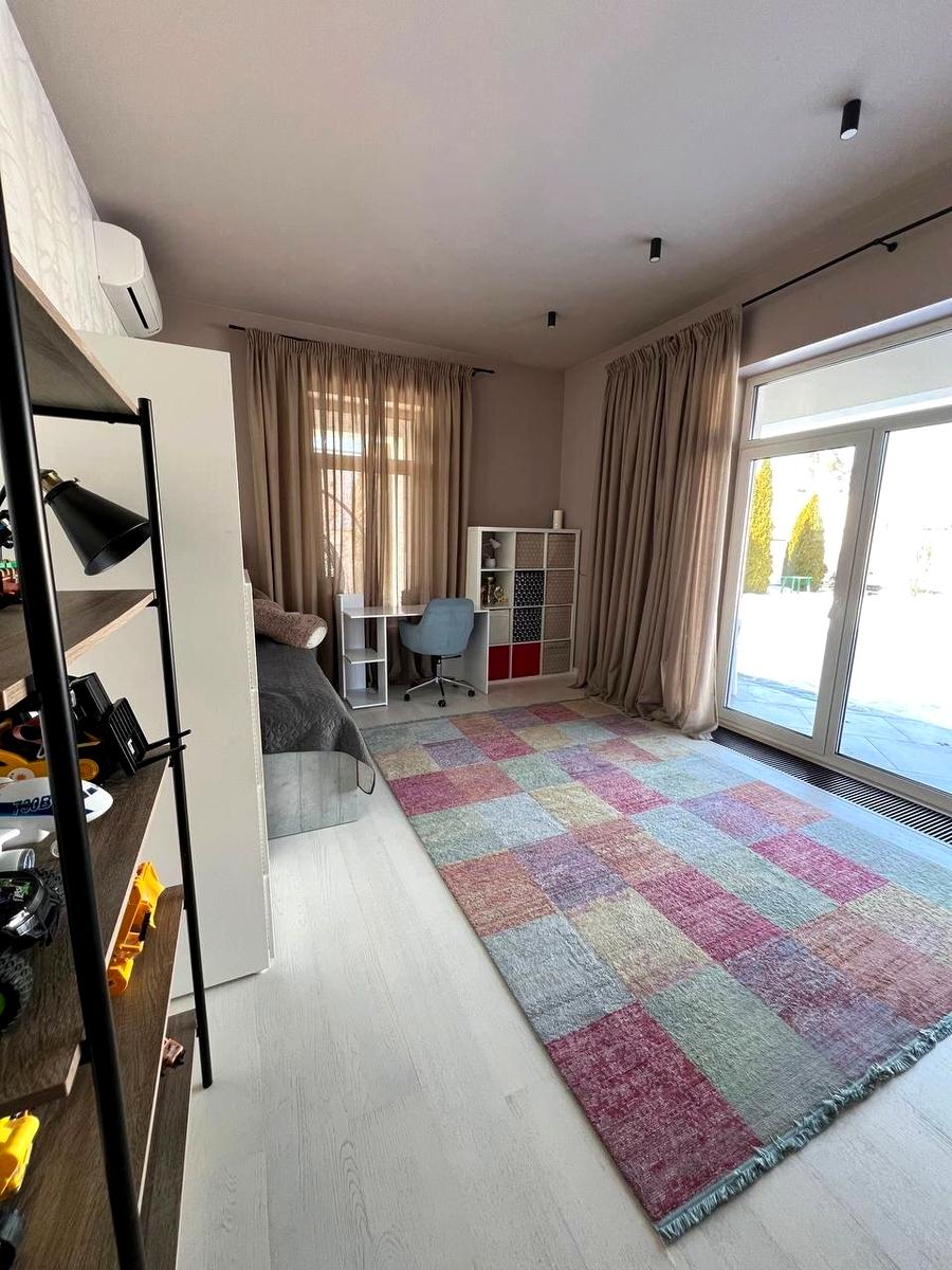 1869703742203254