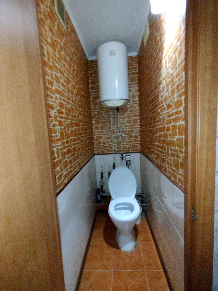 1869706759344971