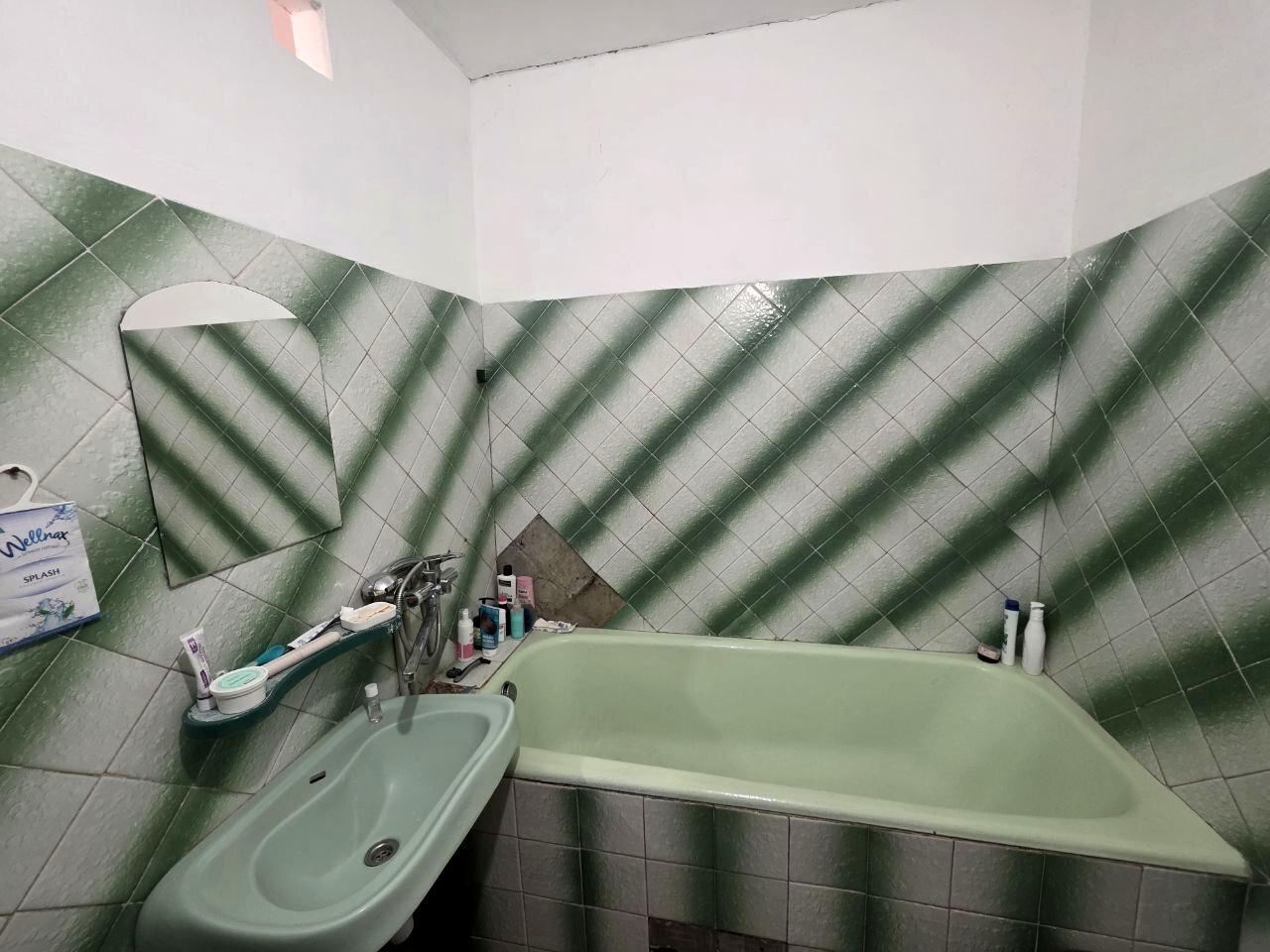 1869717746401745