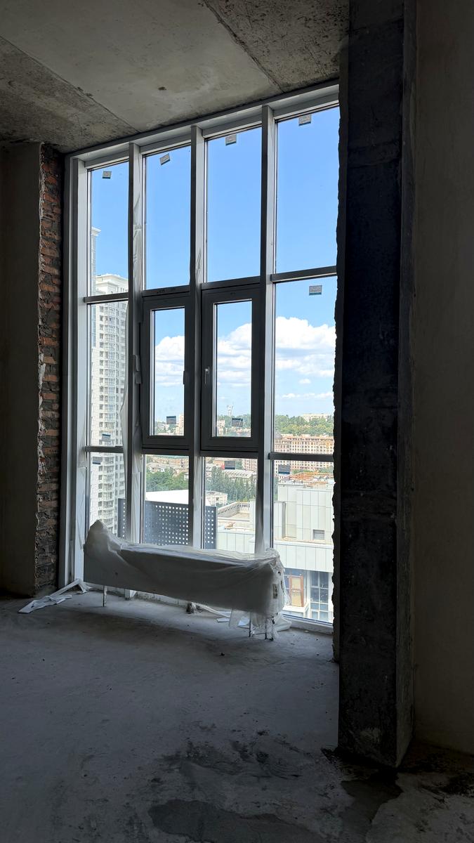 1869724747073443