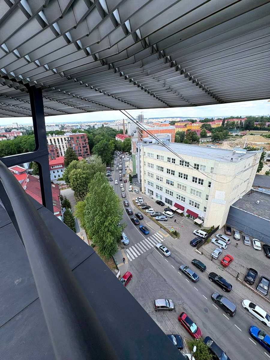 1869728759473181