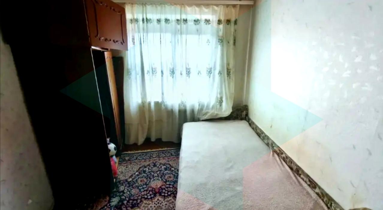 1869777134436853