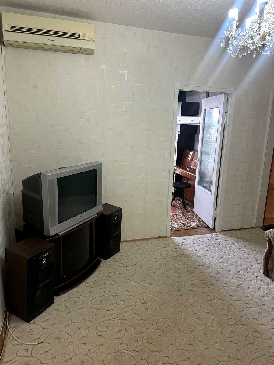 1869780015076775