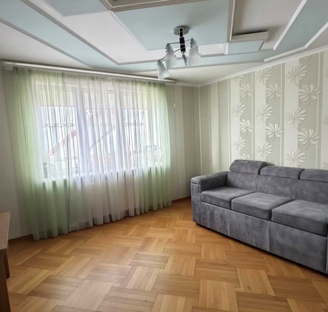 1869783442365334