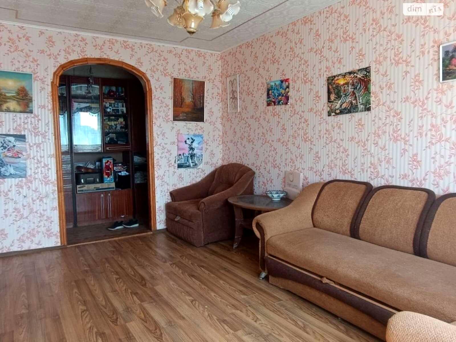 1869784772319590