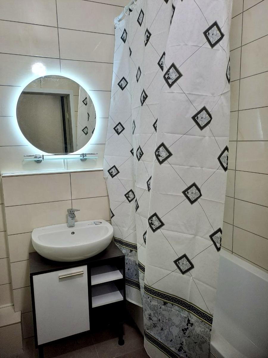 1869792642365894