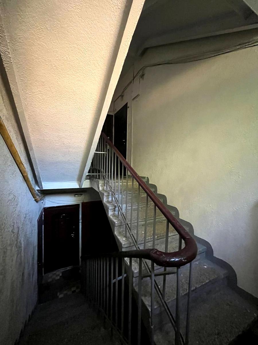 1869796344127297