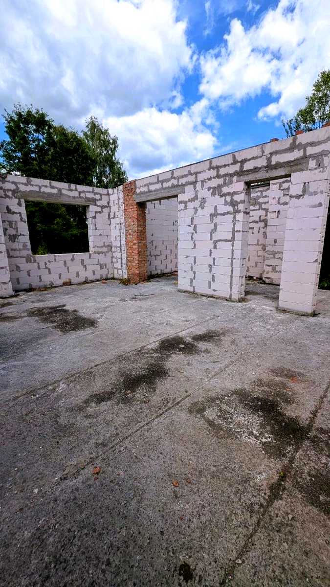 1869798426023644