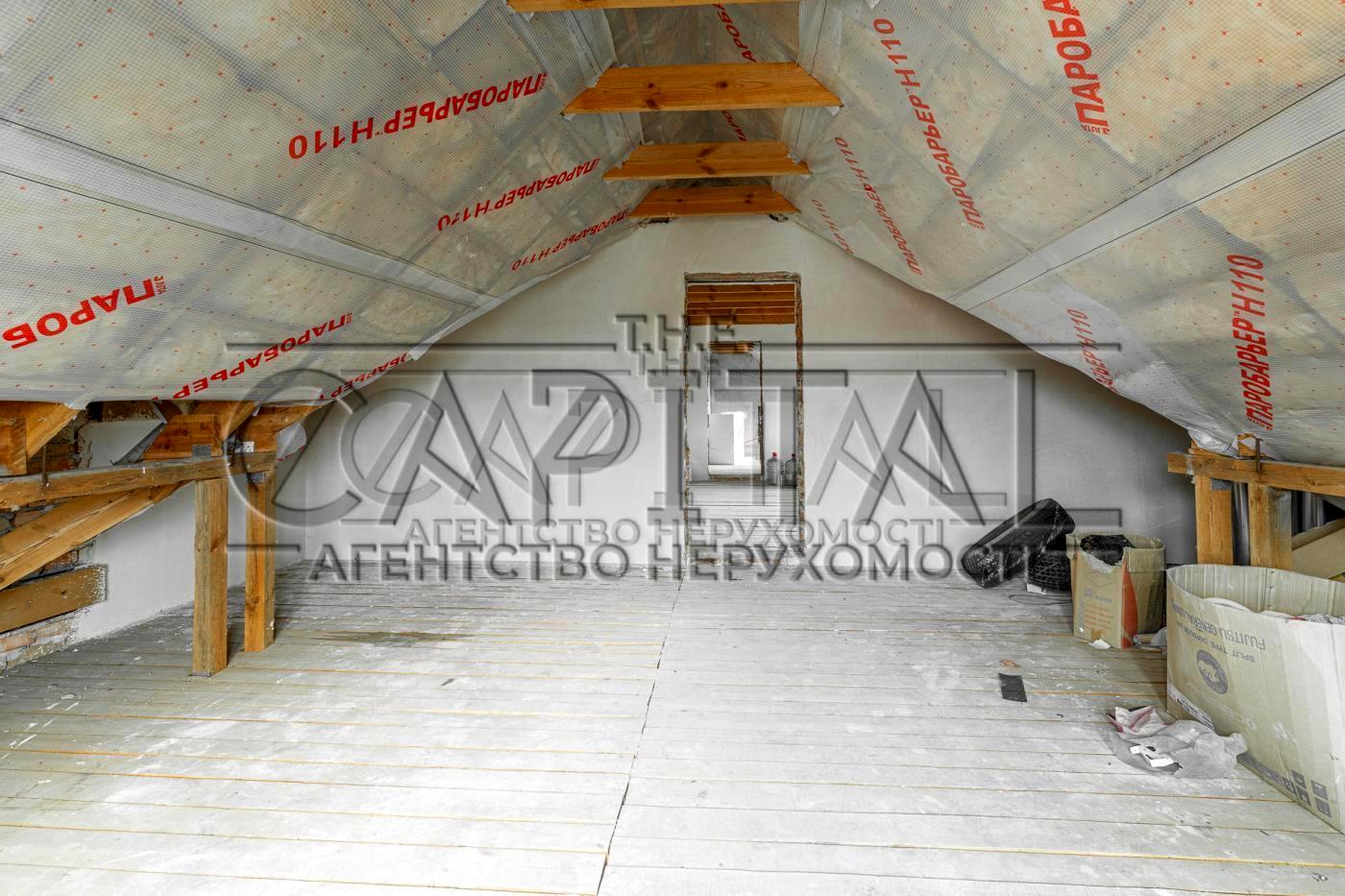 1869799120683904