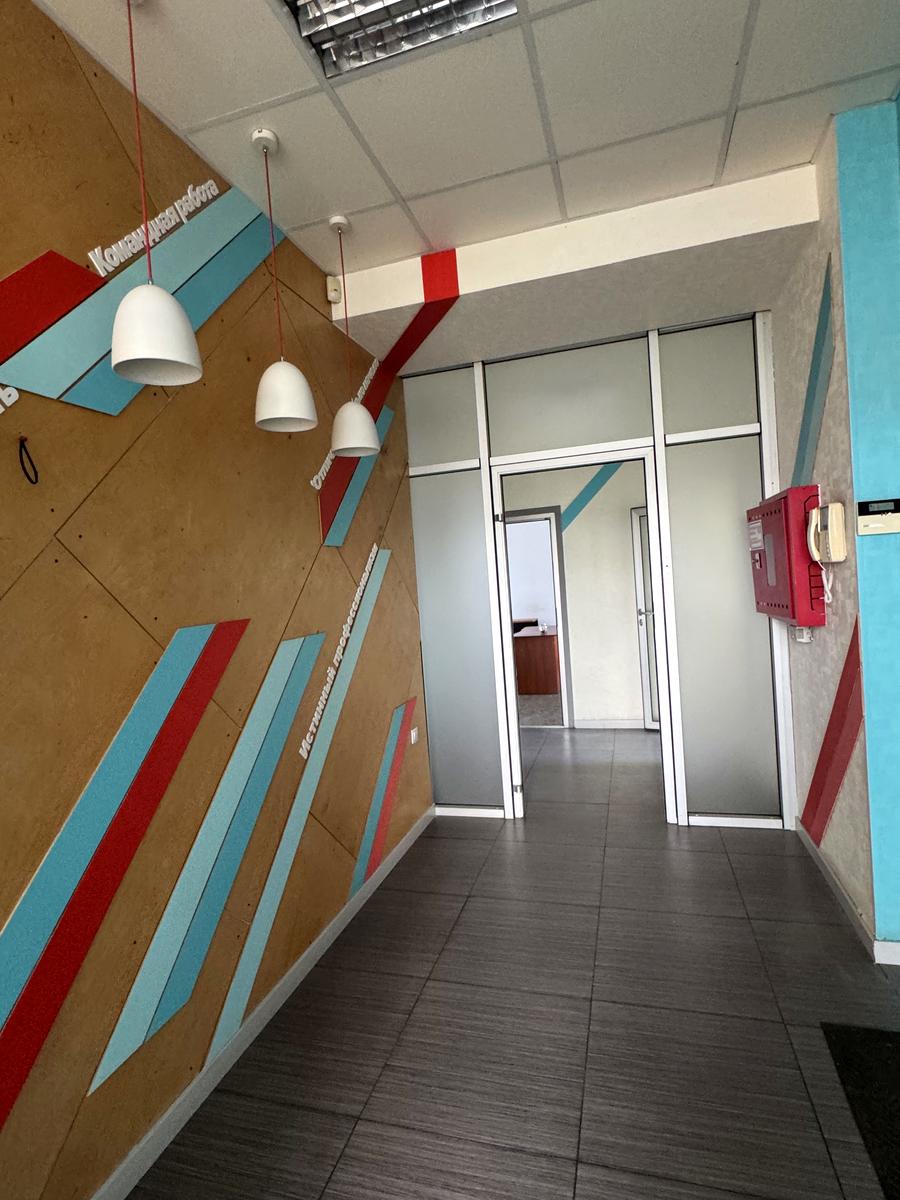 1869808866595834