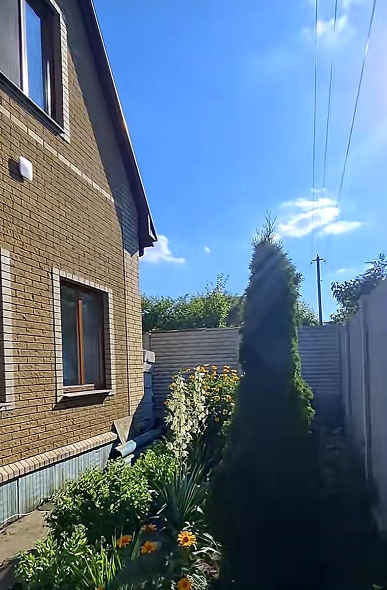 1869811530733688