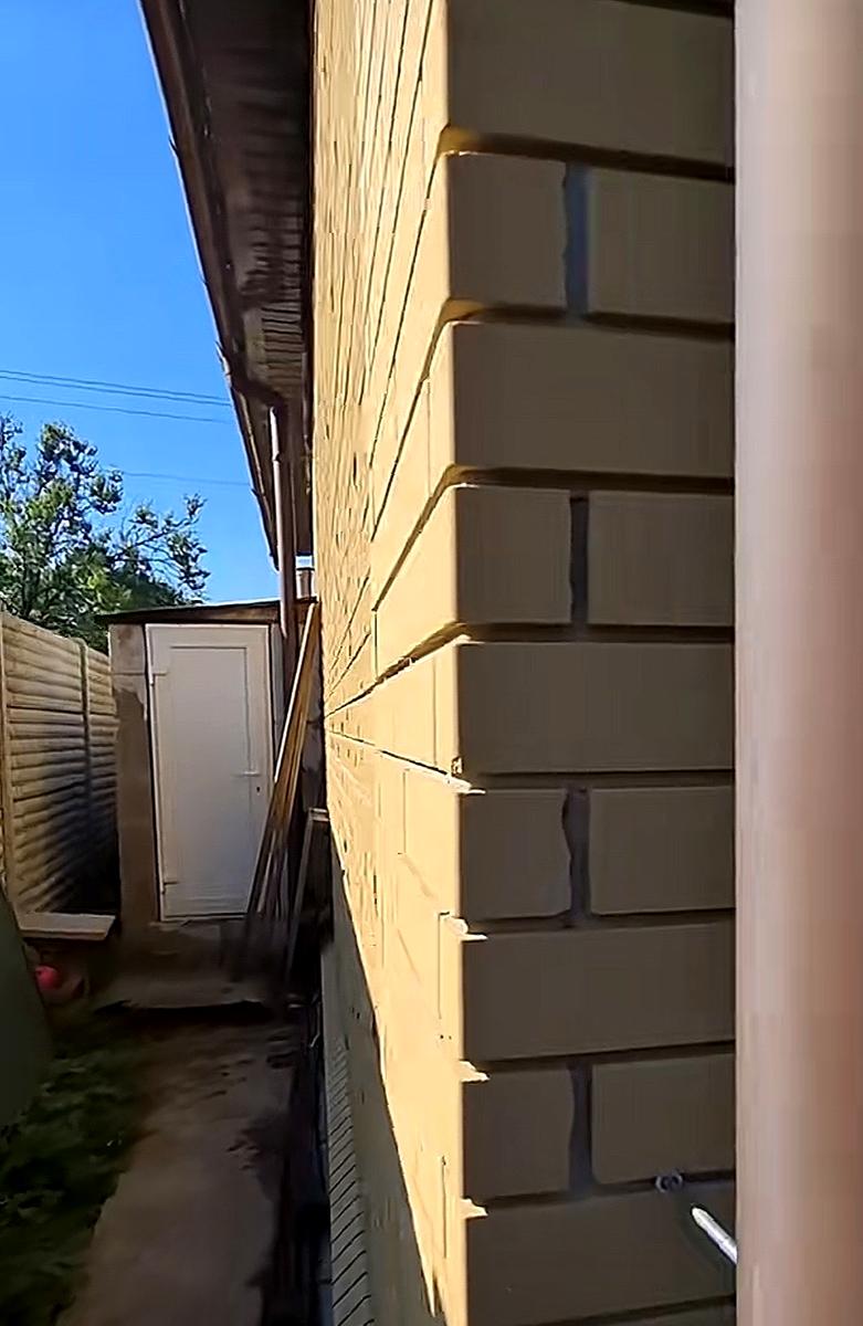 1869811532056934